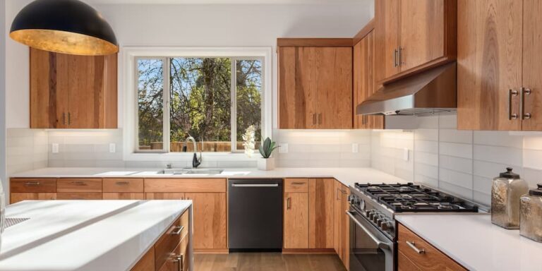 Wood Is Back - Cabinet Tones That Stand the Test of Time